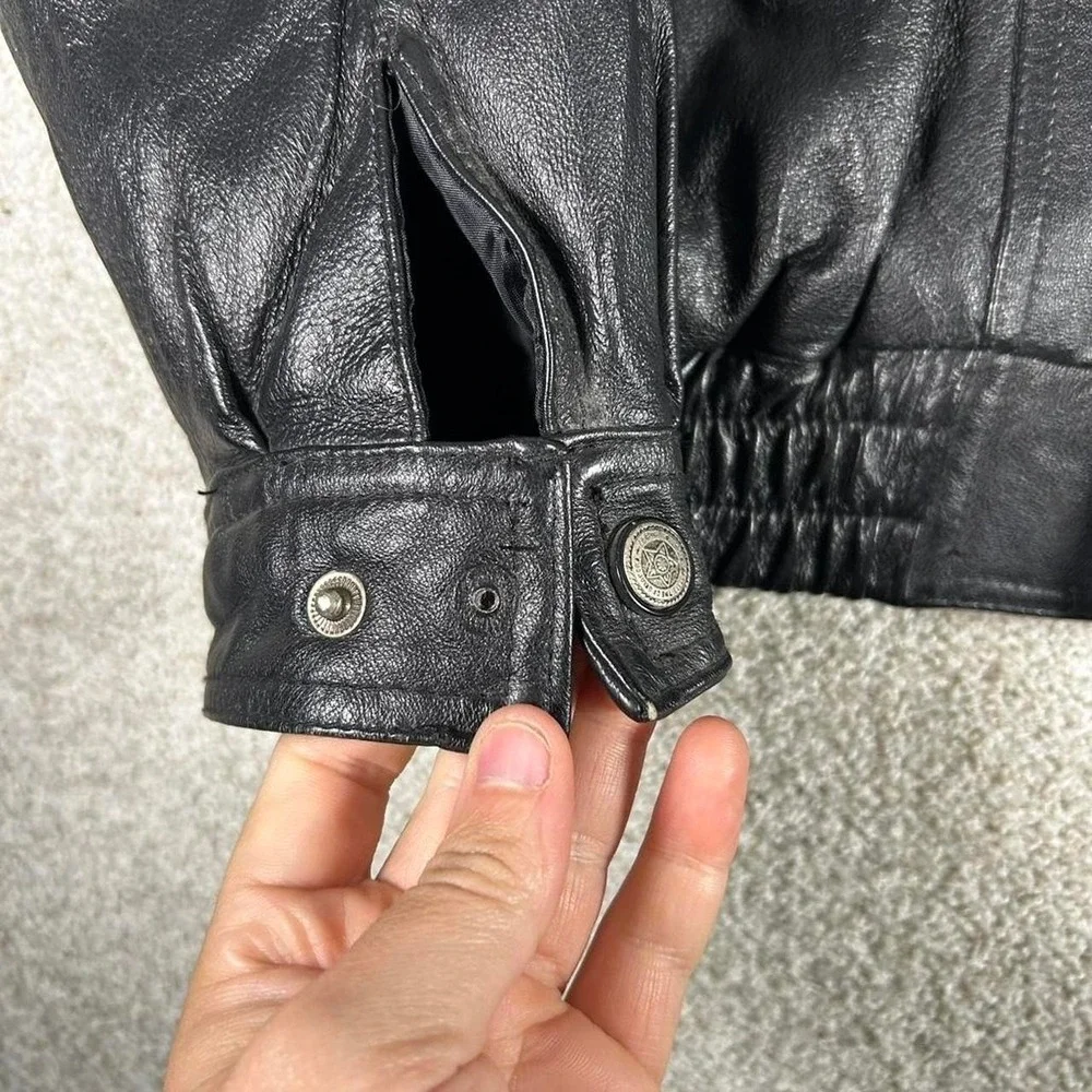 Vintage black leather biker style zip up bomber jacket Size M